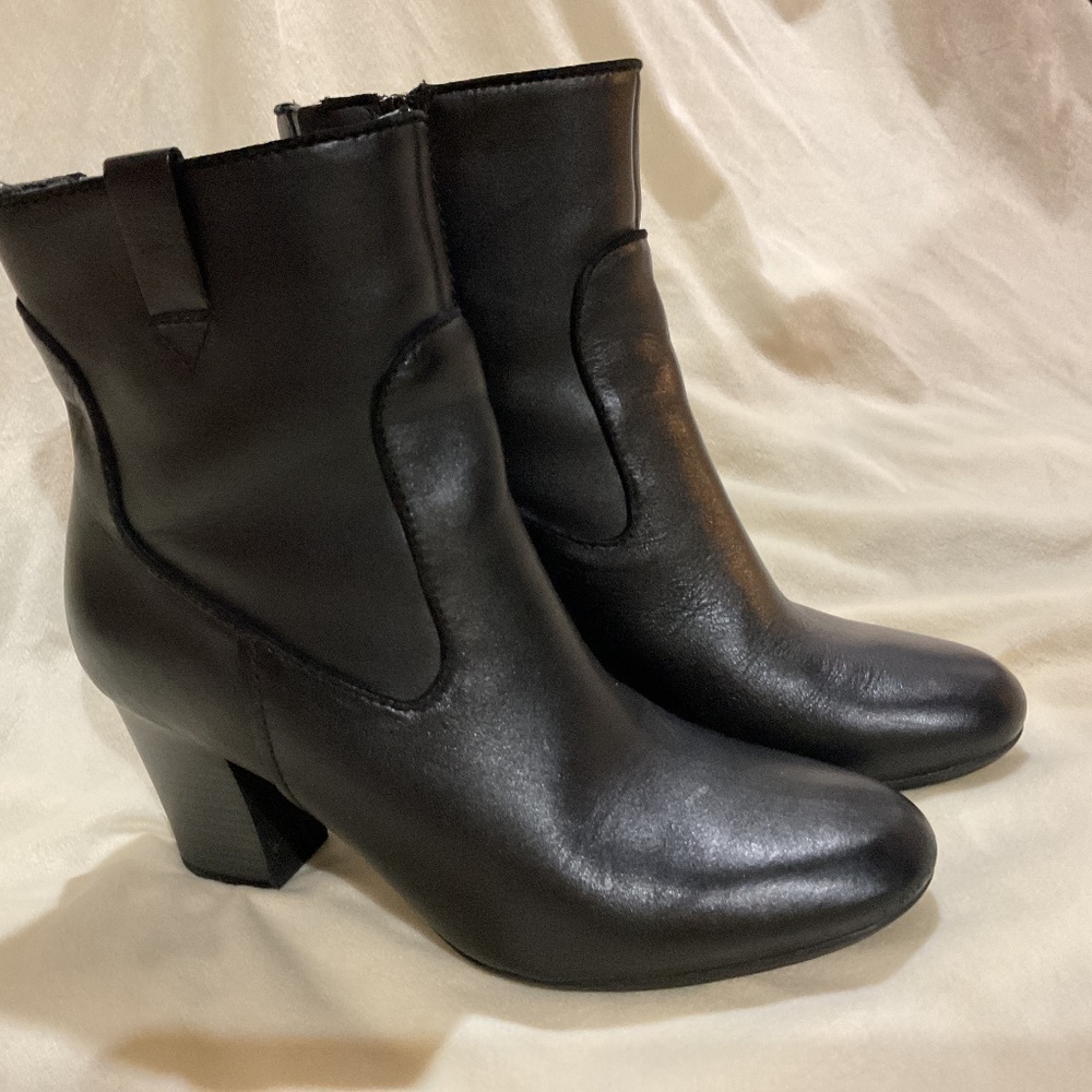 Clark’s Bendables  Size 9 Women’s boots